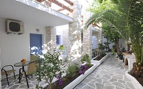 Alexandros Apartments